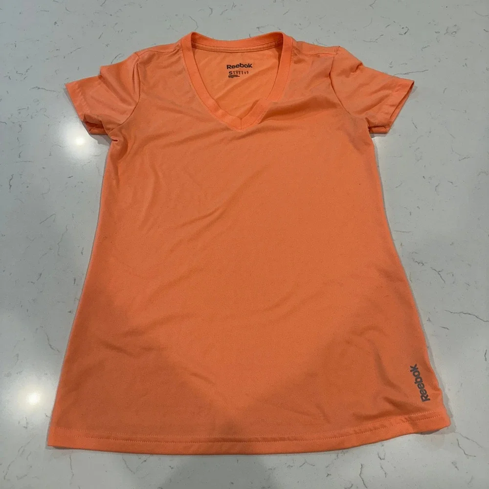 Reebok PlayDry Orange V-Neck Performance T-Shirt Womens Small Short Sleeve